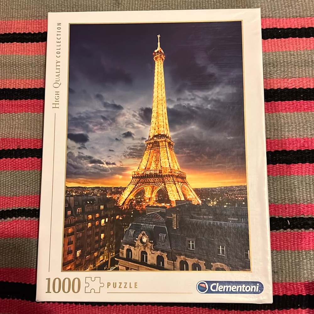 1000 piece Eiffel Tower puzzle